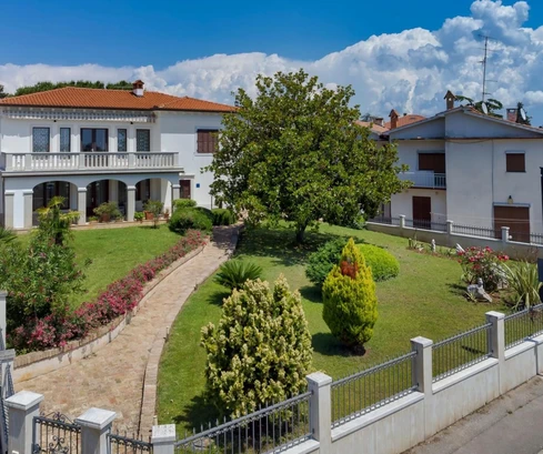 Istria, Umag – Elegancki dom z widokiem na morze, blisko morza