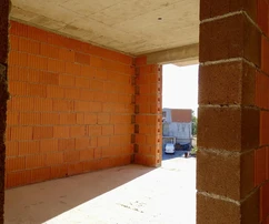 Rozostavaná budova na predaj v Kastave vhodná na investíciu v Chorvátsku