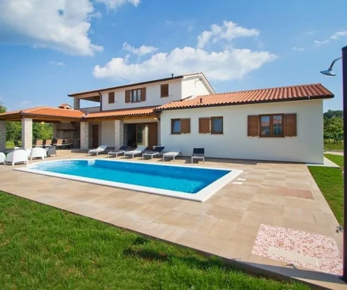 Bájos villa medencével, Isztria, Labin