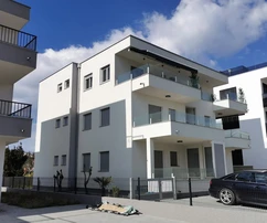 Apartamento de lujo con vista al mar, 2º piso, centro de la isla de Vir