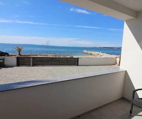 South side, first row to the sea, ground floor