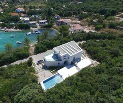 Modern luxusvilla Korčulán – nyugalom, dizájn és lenyűgöző tengerre néző kilátás