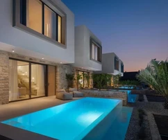 Villa moderne à vendre avec vue sur la mer à Tkon en Croatie