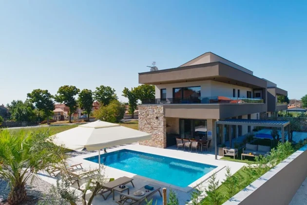 Istria, Pula: Modern furnished villa near city