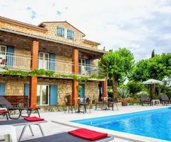 Schöne Steinvilla auf einem großzügigen Grundstück mit Weinberg, Poreč, ISTRA