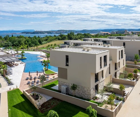 Villa de lujo en venta a solo 150 metros del mar en Umag, Croacia
