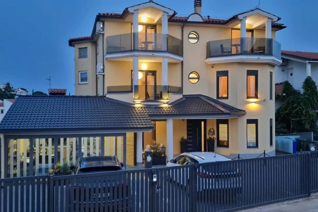 Villa à vendre à seulement 200 mètres de la plage de Medulin en Croatie