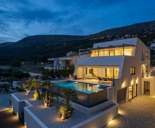 Podstrana, Mutogras, luxusní vila 340 m2 se zahradou 392 m2 a bazénem