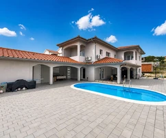 Zadar, Rtina, casa con piscina e tre unità abitative, a 200 m dal mare