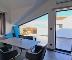 Appartement moderne de 2 chambres à coucher avec vue sur la mer à Brac