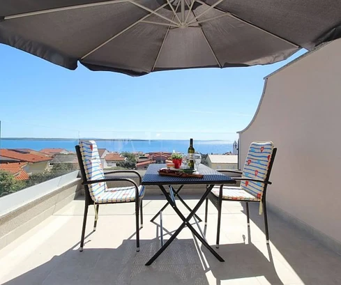 Maison individuelle avec appartements à vendre à Pag en Croatie