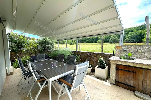 Apartment with garden and pool 300 m from the sea - Malinska!
