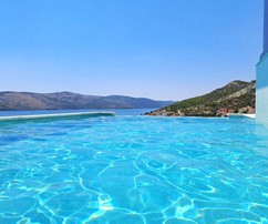 Trogirban eladó luxusvilla lenyűgöző tengeri panorámával