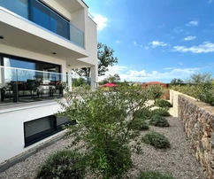 ATTRAKTIVE WOHNUNG MIT POOL UND MEERBLICK, 500 M VOM STRAND ENTFERNT!