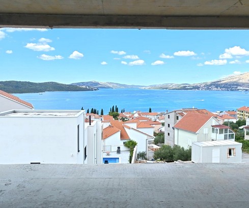 Modern apartmanok Čiovón, a tengerpart közelében, eladók