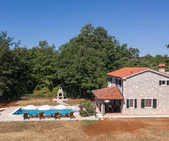 Steinhaus mit Pool in der Nähe von Labin zu verkaufen in Kroatien