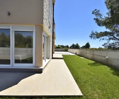 Srima, Vodice – Haus mit 4 Apartments und Swimmingpool, 800 m vom Strand entfernt