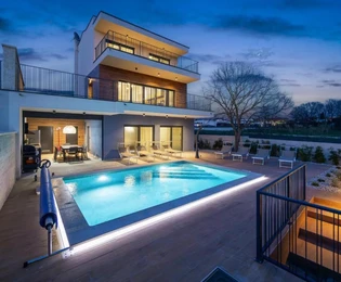 Villa bifamiliare con vista panoramica sul mare in vendita in Croazia