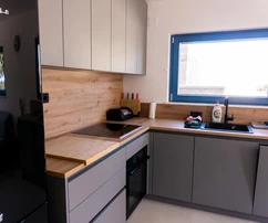 Medencés lakás eladó Jelsa Hvar szigetén Horvátországban