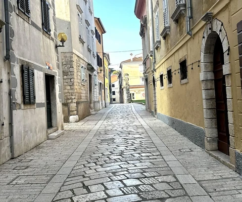 Istria, Poreč - očarujúci apartmán v starom meste s dvoma bytovými jednotkami