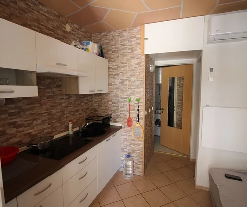 Charming 1BR Holiday Apartment Just Steps from the Beach - Vir