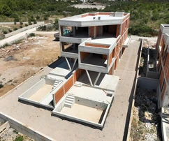 Großzügige Wohnung mit Pool und Meerblick zu verkaufen in Kroatien
