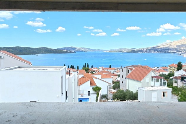 Appartements modernes à Ciovo près de la plage à vendre