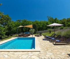 Labin, Kršan, hermosa casa independiente con piscina en una amplia parcela de 4.261 m², ubicación tranquila