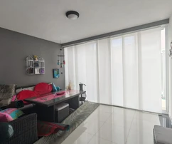 Krk-sziget, Njivice - Nagy teraszos apartman, 150 m-re a tengertől!