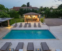 Istrie, Pićan: Pozemek s 3 vilami na velkém pozemku