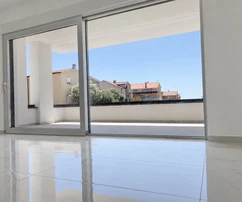 ( S1 ) Luxurious two-room apartment - Private garden - 2 parking spaces