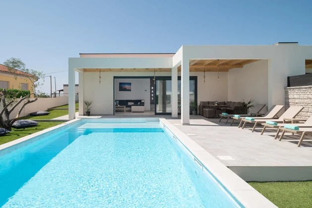 Zadar - Poljica Brig | Luxuriöses Doppelhaus mit Pool - Exklusives Angebot