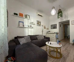 Istria, Pola: Appartamento ristrutturato con due camere da letto 55 m²