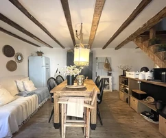 NEU RENOVIERTES STEINHAUS IM ALTSTADT-ZENTRUM!