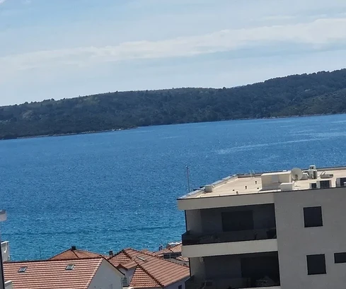 Seget D., 3 hálószobás lakás, 96 m2, új épület, 3. emelet, lift, tengerre néző kilátás