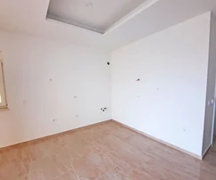 ÚJ LAKÁS TENGERRE NÉZŐ KILÁTÁSSAL CSENDES HELYEN!