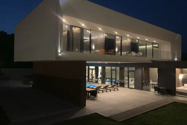 Schöne moderne Villa mit Pool, Istrien, Pula, Ližnjan