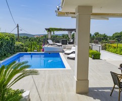 Villa Brac con piscina e vista sul mare, 4 appartamenti di lusso