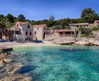 Komiža, Oključna, splendida villa in pietra in prima fila sul mare