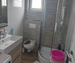 Apartmán, (3 izby), 71 m², Pag - Povljana, terasa, 450 m od mora