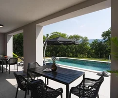 Istrien, Labin: Villa mit pool am dorfrand