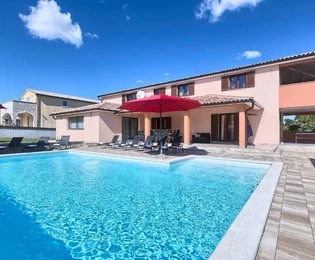 <p>Scopri la vita autentica a Barban, Istria - Ampia villa con piscina privata</p>