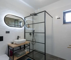 Moderní vila s bazénem na prodej v Umagu v Chorvatsku