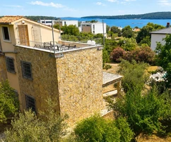 Medulin - Casa familiar con piscina, dos terrazas en la azotea y vista panorámica al mar