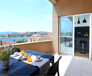 Luxusvilla Čiovón lenyűgöző tengerre néző panorámával és privát medencével