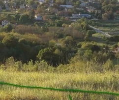 <p>Grand terrain, environs élargis de Porec, emplacement calme.</p>