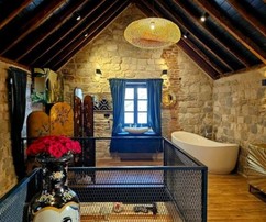 Maison de luxe en pierre rénovée à Kastela près de la plage