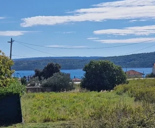 Seget Donji, stavební pozemek 1215 m2, ideální pro výstavbu obytného domu