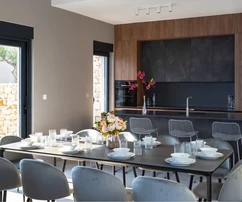 Dugi Rat, Jesenice, dom wolnostojący z basenem i działką budowlaną