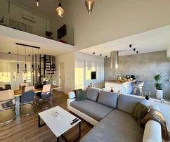 Dalmacja - Zadar - Dom apartamentowy w pierwszym rzędzie do morza z parkingiem i barem